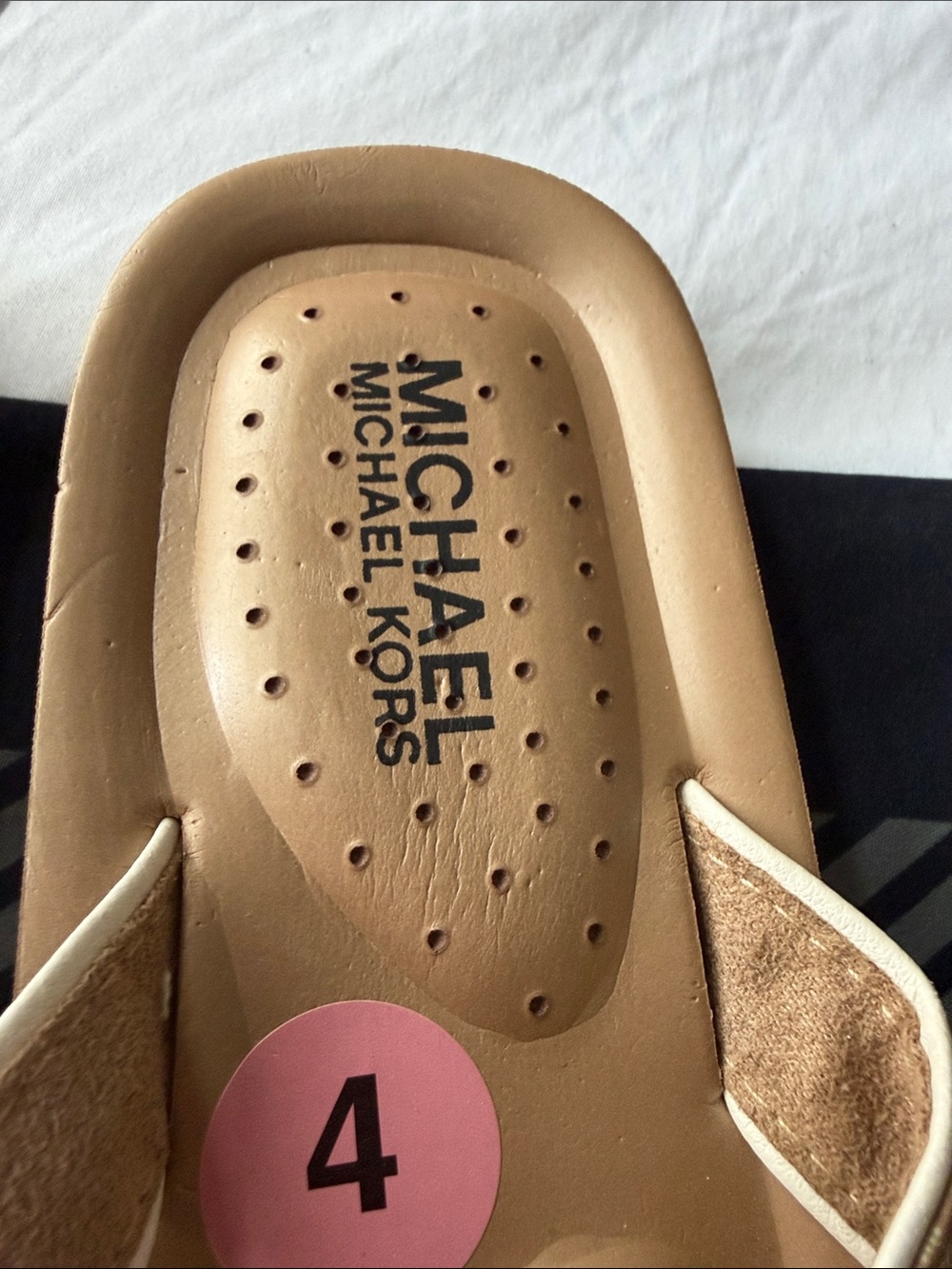 Michael Kors Thong Sandals - Picture 5 of 7